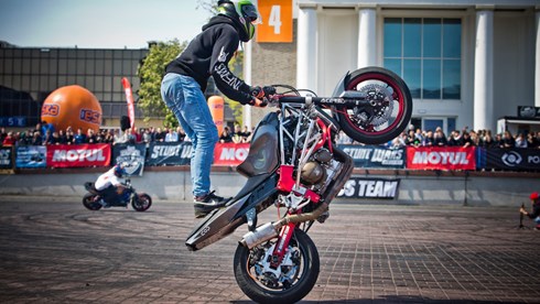 poznan motor show pokazy